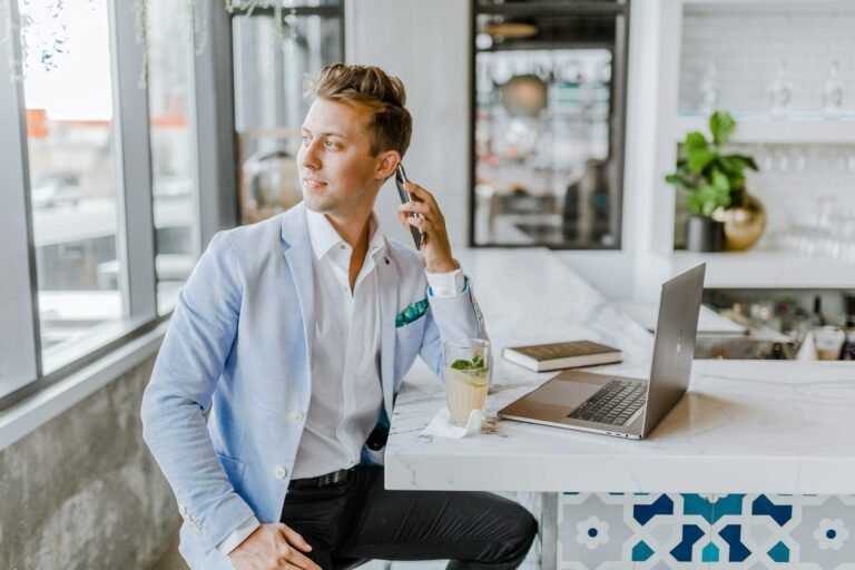 Lire la suite à propos de l’article Étude de cas : un e-commerçant automatise son service client avec un chatbot IA
